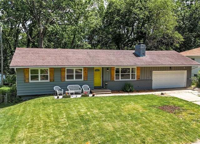 Property at 10621 E 32nd St, Independence, MO 64052, 3 beds, 3 baths