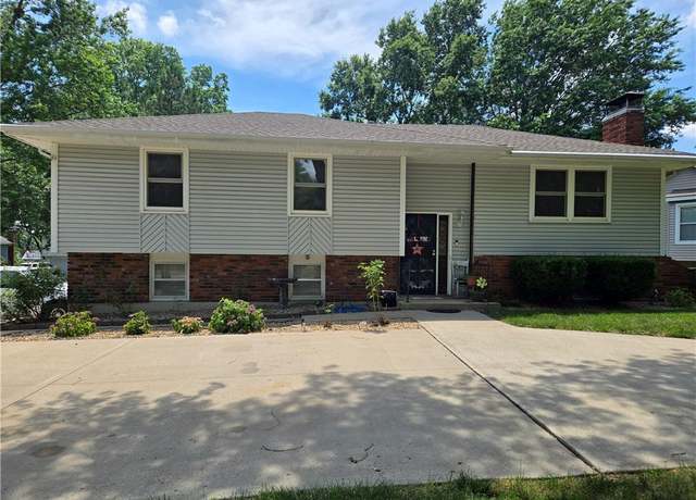 Property at 7907 Bel Ray Dr, Belton, MO 64012, 3 beds, 2.5 baths