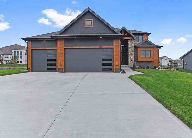 Property at 16377 W 166th Pl, Olathe, KS 66062, 4 beds, 3.5 baths