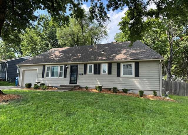 Property at 6300 W 78th St, Prairie Village, KS 66204, 3 beds, 1.5 baths