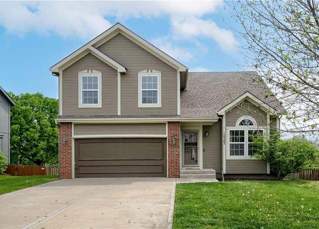 Property at 10205 N Lewis Ave, Kansas City, MO 64157, 4 beds, 3 baths