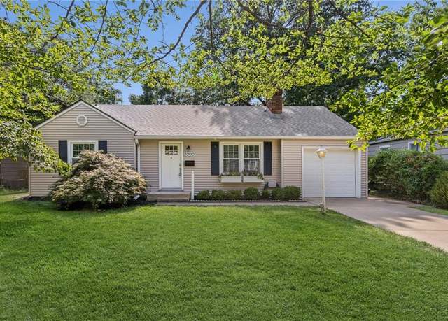 Property at 5200 Ash St, Roeland Park, KS 66205, 3 beds, 2 baths