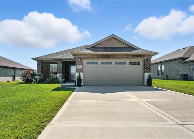 Property at 7547 Belmont Dr, Shawnee, KS 66227, 3 beds, 2 baths