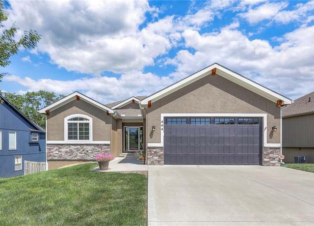 Property at 444 Madison Creek Dr, Raymore, MO 64083, 4 beds, 3 baths
