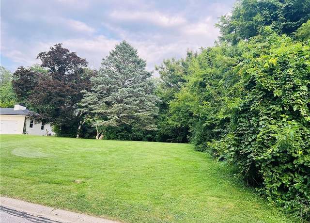 Property at 101 Ridge Dr, St Joseph, MO 64506