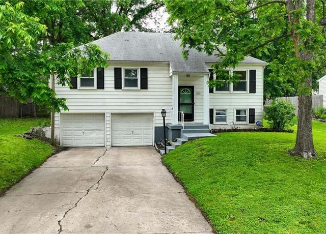 Property at 310 Melrose St, Liberty, MO 64068, 3 beds, 2 baths