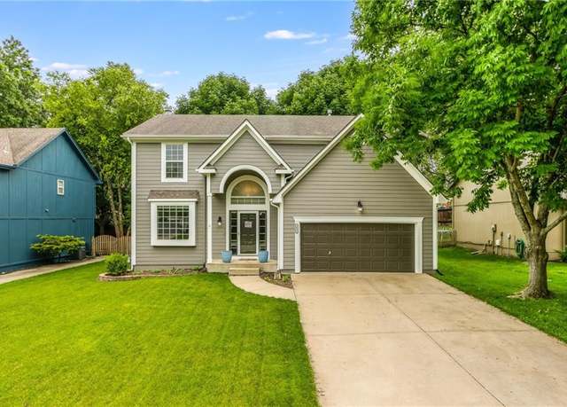 Property at 1421 E 155th St, Olathe, KS 66062, 4 beds, 2.5 baths