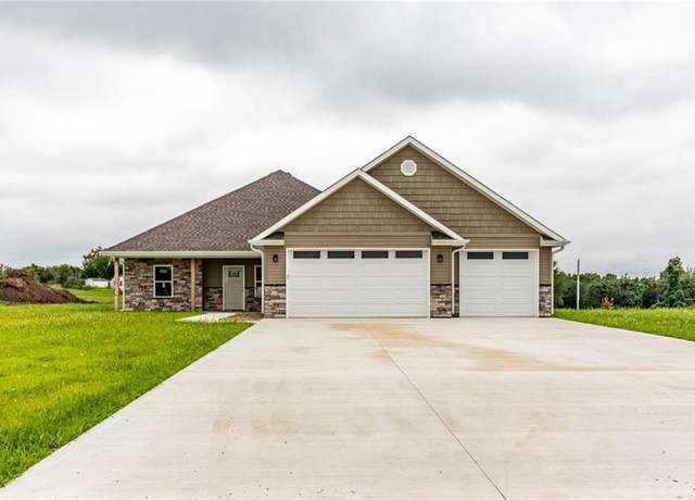 Property at 30 SW 160th Rd, Warrensburg, MO 64093, 4 beds, 2 baths
