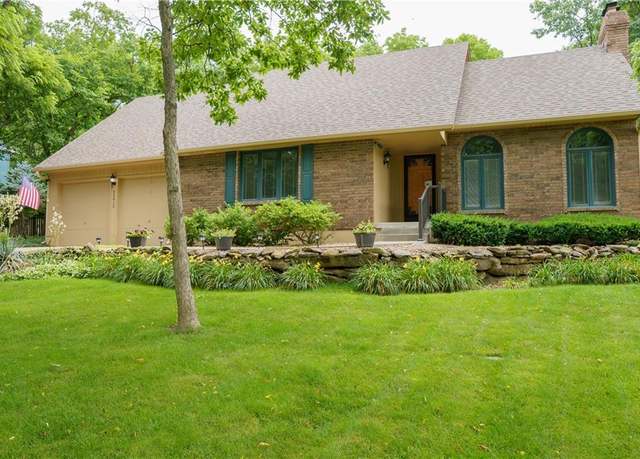 Property at 22812 E Bradford Ln, Blue Springs, MO 64015, 4 beds, 2.5 baths