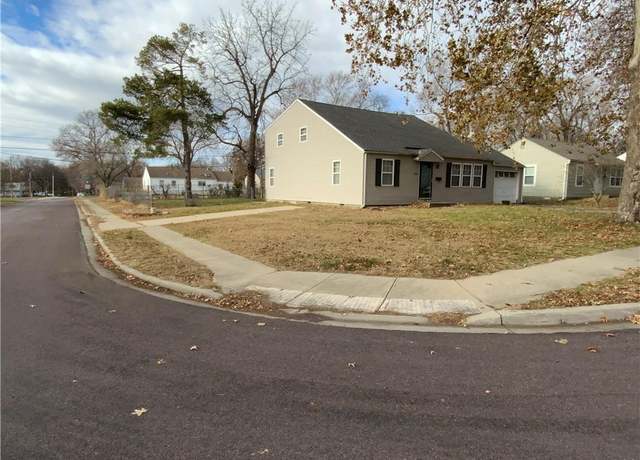Property at 7636 Newton St, Overland Park, KS 66204, 4 beds, 2.5 baths