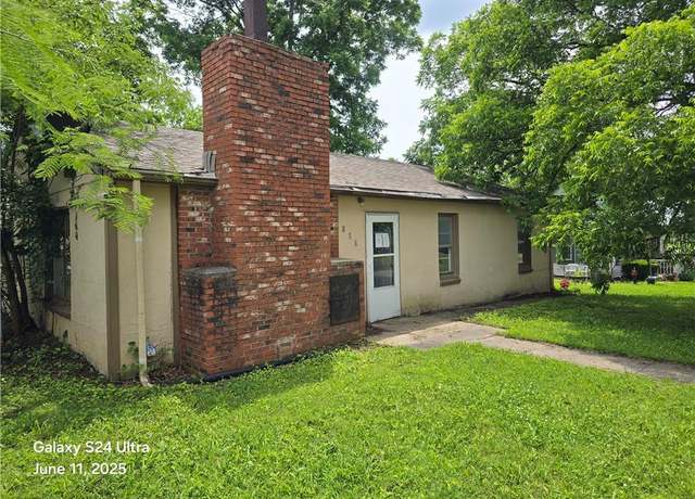 Property at 107 W 6 St, Urich, MO 64788, 3 beds, 2 baths