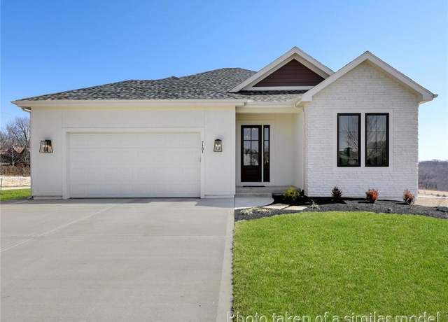 Property at 24940 W 98th Pl, Lenexa, KS 66227, 4 beds, 3 baths