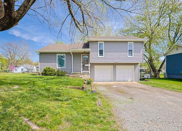 Property at 105 S Mulberry St, Cameron, MO 64429, 3 beds, 2 baths