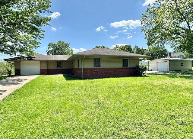 Property at 609 E Rose Ln, Butler, MO 64730, 3 beds, 1.5 baths