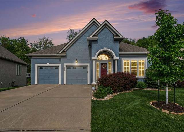 Property at 636 Rosewood Ct, Liberty, MO 64068, 3 beds, 3 baths