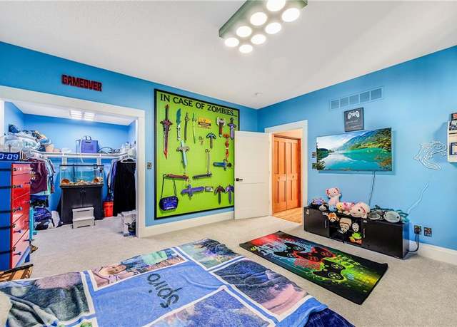 Property at 2323 S Crenshaw Rd, Independence, MO 64057, 5 beds, 3.5 baths