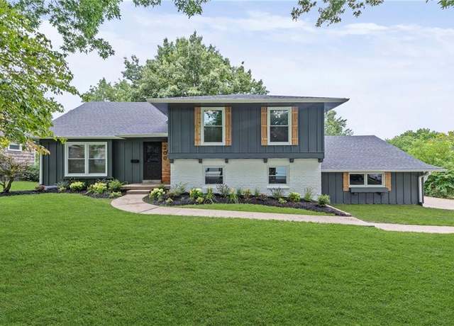 Property at 200 E 114th Ter, Kansas City, MO 64114, 4 beds, 2.5 baths