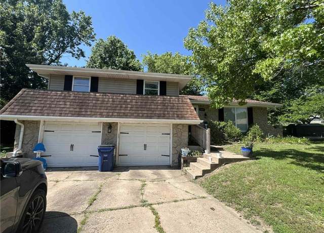 Property at 1621 NE Rosewood Cir, Kansas City, MO 64118, 3 beds, 2.5 baths