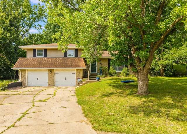 Property at 1621 NE Rosewood Cir, Kansas City, MO 64118, 3 beds, 2.5 baths