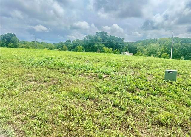 Property at 13895 NW 70th St, Parkville, MO 64152