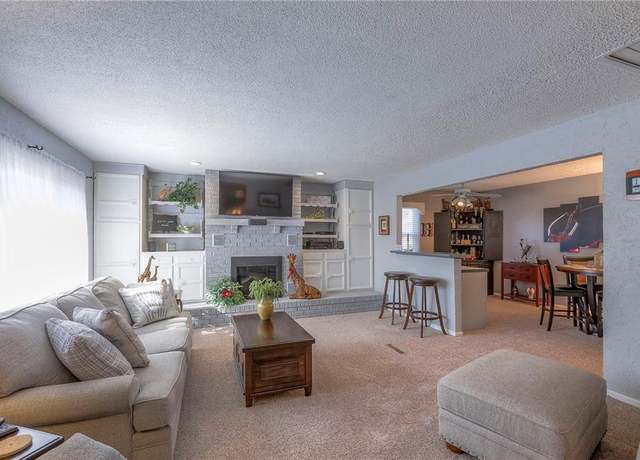 Property at 3918 S Hocker Ave, Independence, MO 64055, 3 beds, 2 baths