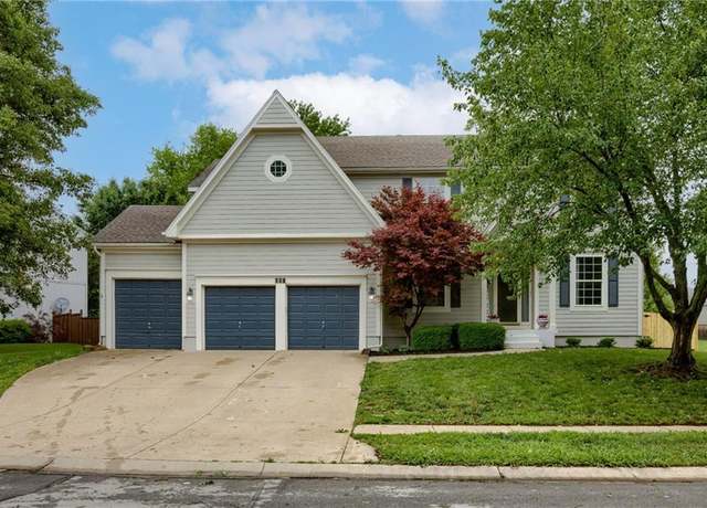 Property at 128 Shoreline Dr, Louisburg, KS 66053, 4 beds, 4 baths