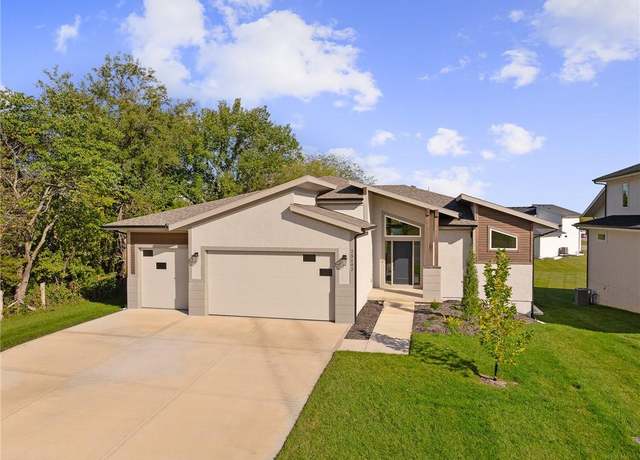 Property at 25102 W 90th Ter, Lenexa, KS 66227, 4 beds, 3 baths