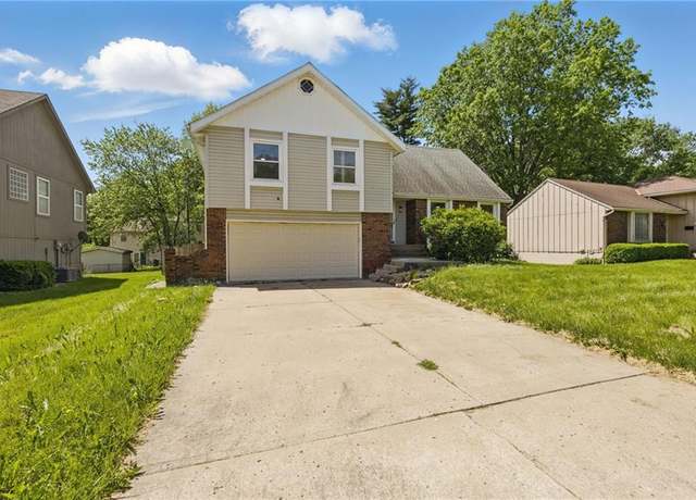 Property at 12201 E 56th St, Kansas City, MO 64133, 4 beds, 3 baths