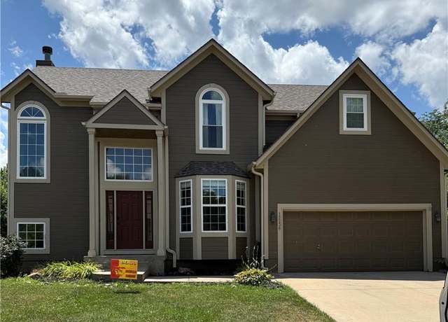 Property at 15238 S Albervan St, Olathe, KS 66062, 4 beds, 2.5 baths