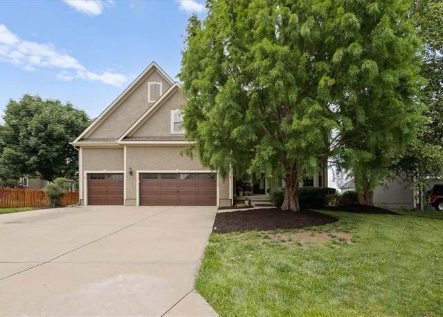 Property at 22112 W 59th St, Shawnee, KS 66226, 4 beds, 3.5 baths
