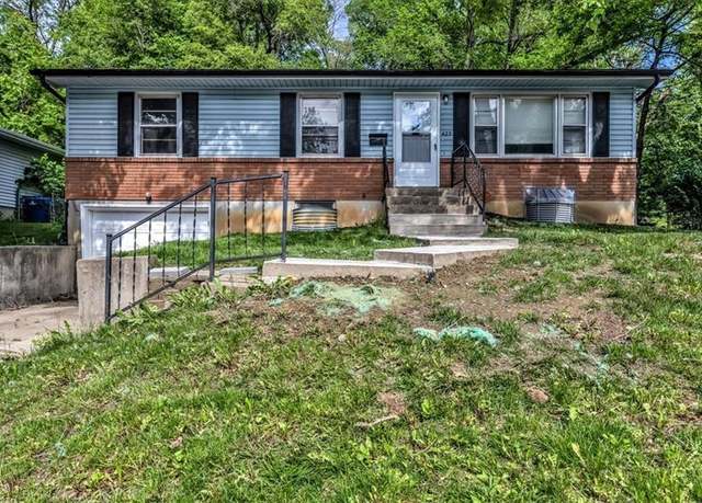 Property at 425 Maple St, Liberty, MO 64068, 3 beds, 1 bath