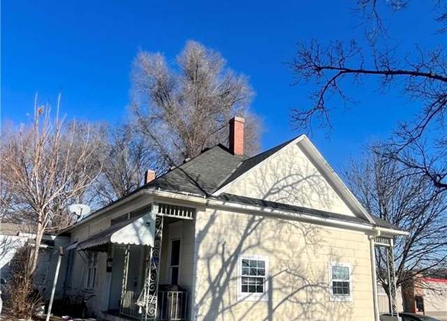 Property at 709-711 E Highland Ave, St Joseph, MO 64505, 8 beds