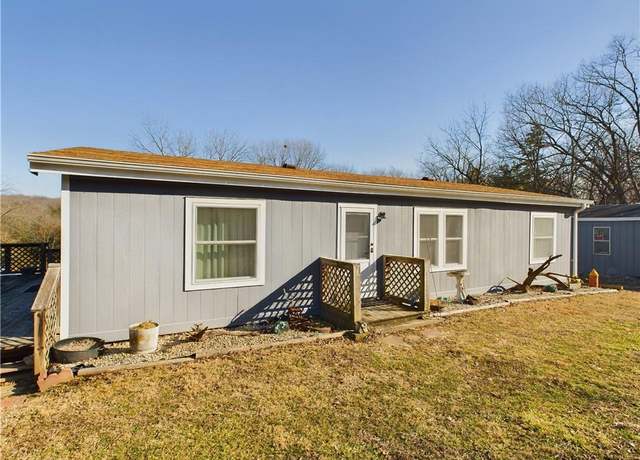 Property at 542 SE 1151st Rd, Clinton, MO 64735, 3 beds, 2 baths