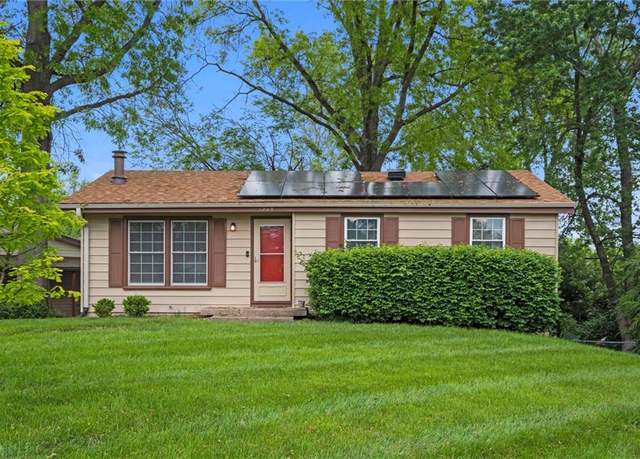 Property at 1309 S Skyline Dr, Liberty, MO 64068, 3 beds, 2 baths