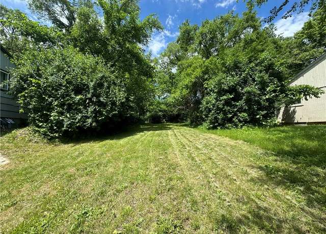 Property at 8412 Park Ave, Kansas City, MO 64132
