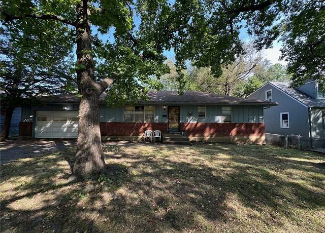 Property at 8005 Main St, Kansas City, MO 64114, 3 beds, 3 baths