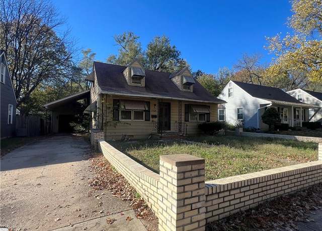 Property at 7724 Oak St, Kansas City, MO 64114, 4 beds, 1.5 baths