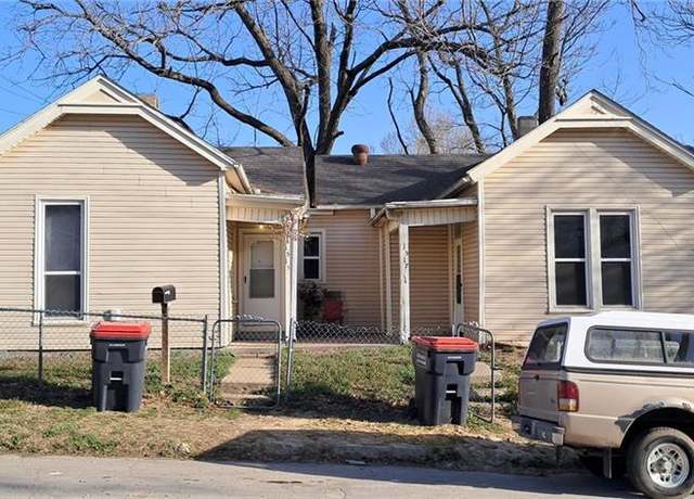 Property at 1515-1517 Felix St, St Joseph, MO 64501, 302 baths