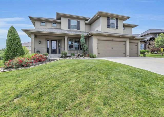 Property at 25203 W 97th Ter, Lenexa, KS 66227, 4 beds, 4 baths