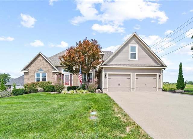 Property at 2618 Meadowlark Dr, Harrisonville, MO 64701, 4 beds, 3.5 baths