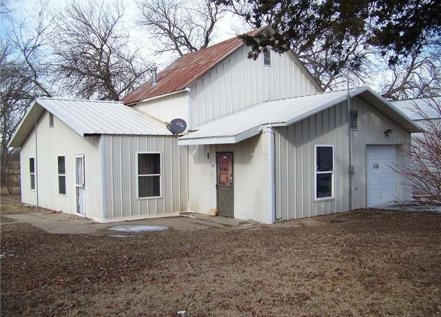 Property at 3138 Idaho Rd, Ottawa, KS 66067, 2 beds, 1 bath