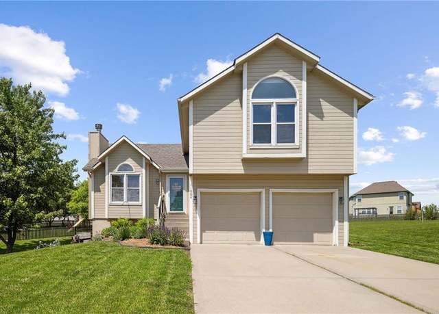 Property at 11004 N Kentucky Pl, Kansas City, MO 64157, 3 beds, 3 baths