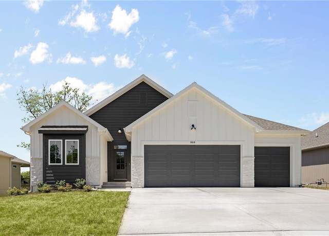 Property at 31501 W 86th Ct, De Soto, KS 66018, 4 beds, 3 baths