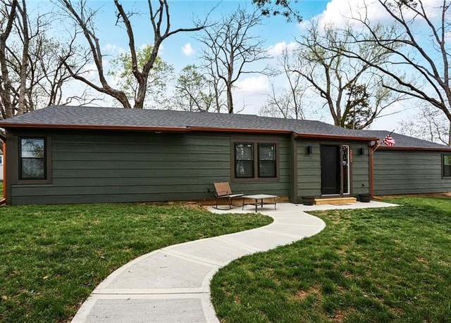 Property at 178 Anchor Dr, Lake Tapawingo, MO 64015, 4 beds, 2.5 baths