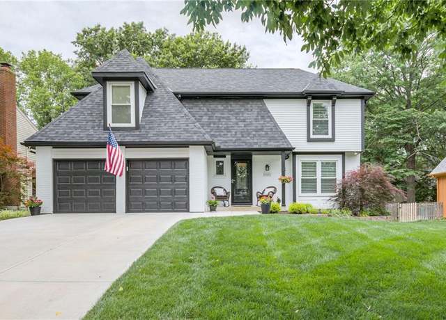 Property at 8948 Hall Dr, Lenexa, KS 66219, 4 beds, 2.5 baths