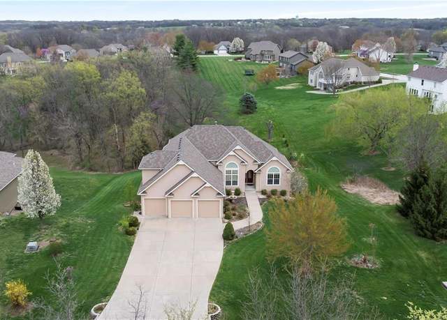 Property at 15423 N Mount Olivet Rd, Smithville, MO 64089, 5 beds, 4 baths