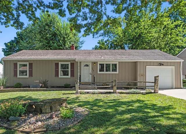 Property at 509 W 89th Ter, Kansas City, MO 64114, 3 beds, 2.5 baths