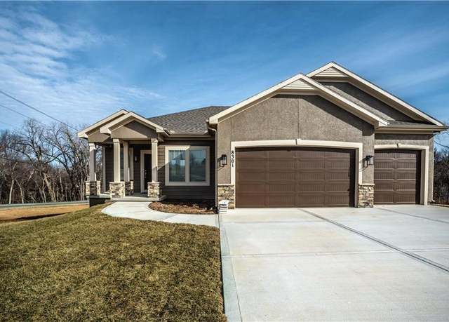 Property at 31432 W 85th Ter, De Soto, KS 66018, 3 beds, 2.5 baths