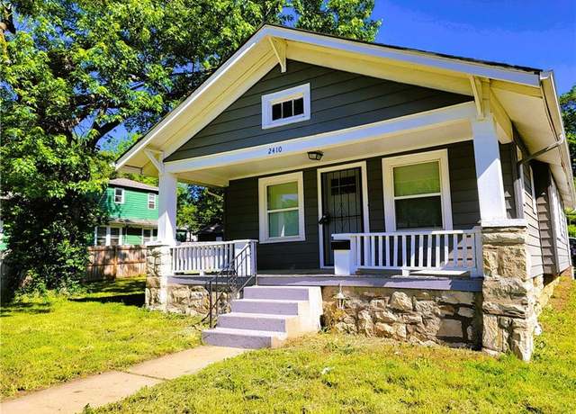 Property at 2410 E 70th St, Kansas City, MO 64132, 3 beds, 1.5 baths