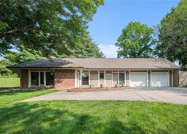 Property at 7612 NW Valley Rd, Kansas City, MO 64152, 4 beds, 2 baths